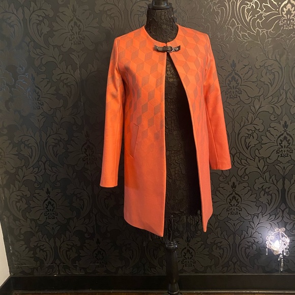 Burberry coat - Picture 2 of 9